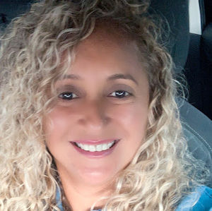 Meet your Posher, Adriana